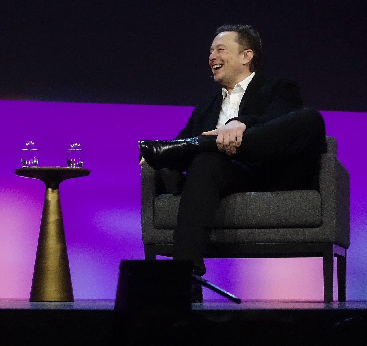 fallas-globales-musk-anuncia-codigo-abierto