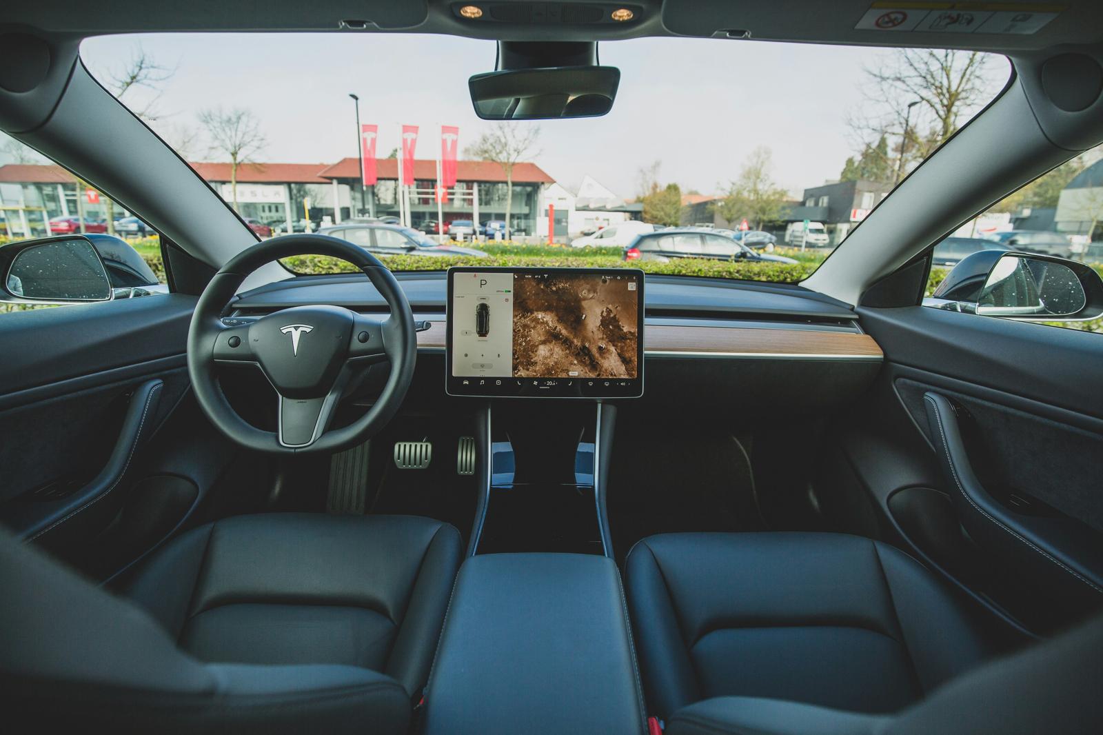 robotaxis-autonomos-tesla-sin-conductor