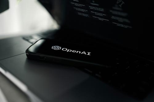 Medios de EE.UU. piden sancionar a OpenAI por copyright