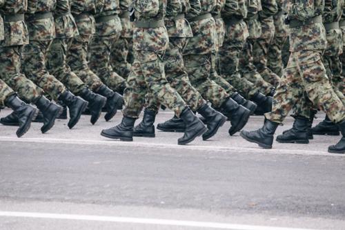 EE. UU. pide a Latinoamérica aumentar el gasto militar