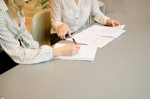 Bajan a 206.000 las solicitudes de desempleo en EE.UU