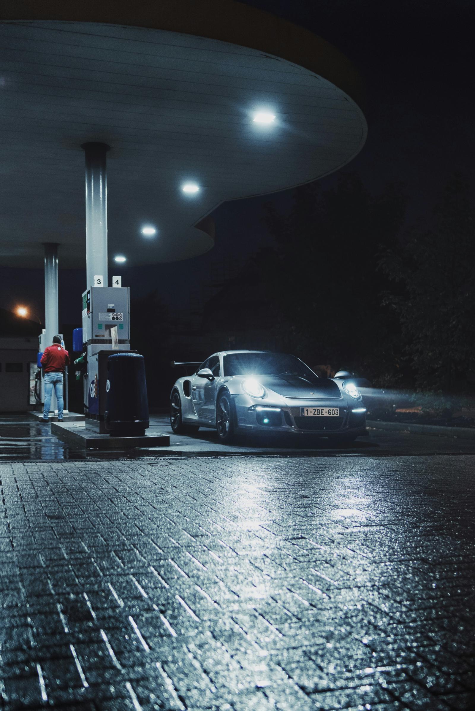 Trump frena plan de California para eliminar autos a gasolina