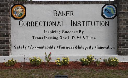 Nuevo centro de detención "Deportation Depot" en Florida