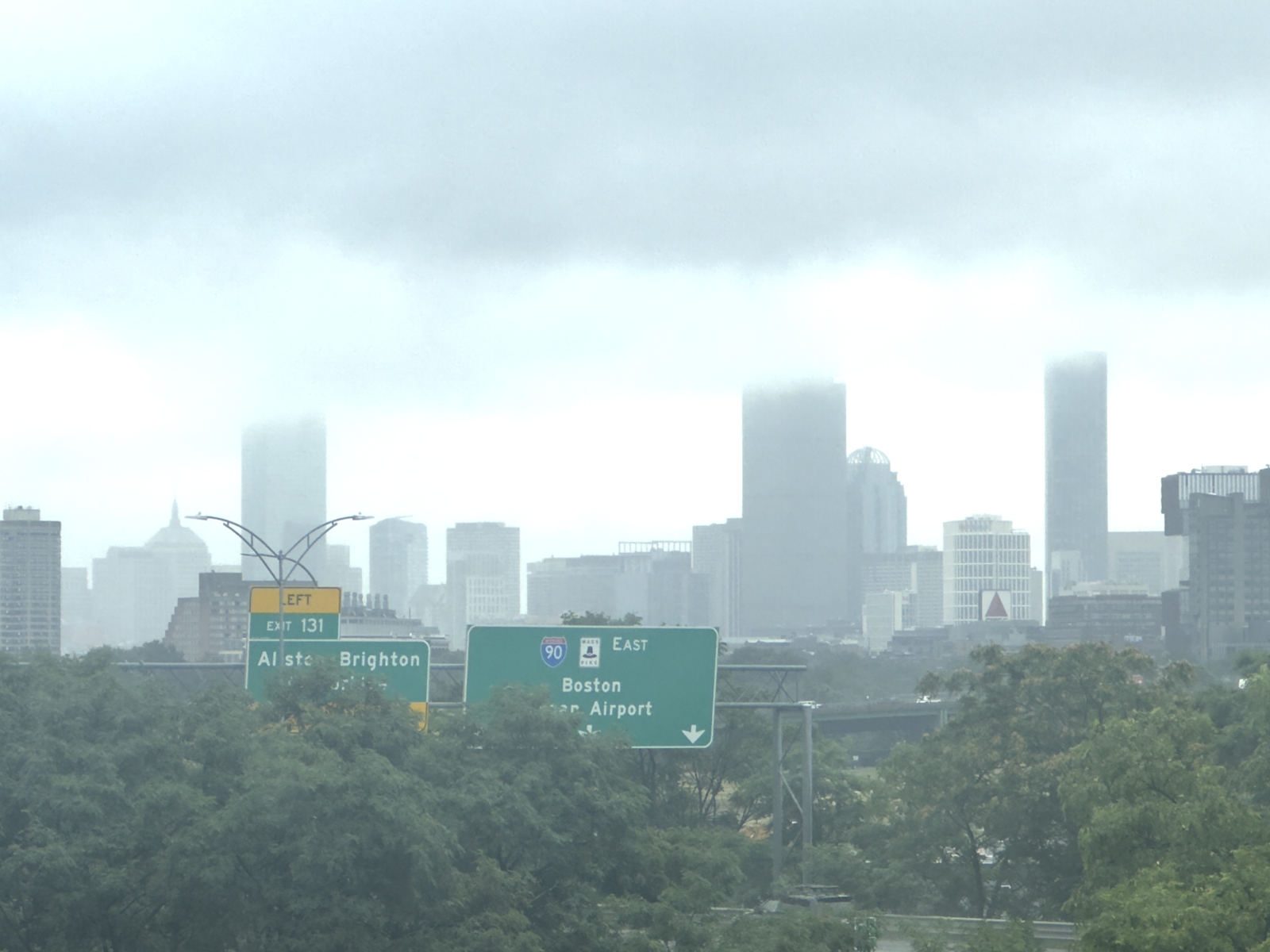 El Clima: Vaguada Historica Causa Retrasos en Boston