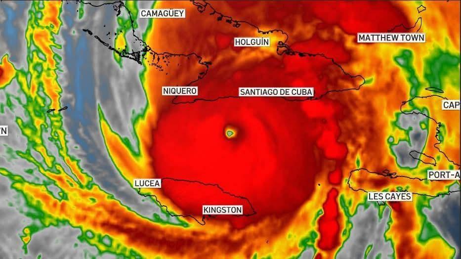 Huracán Melissa toca tierra en Cuba esta madrugada