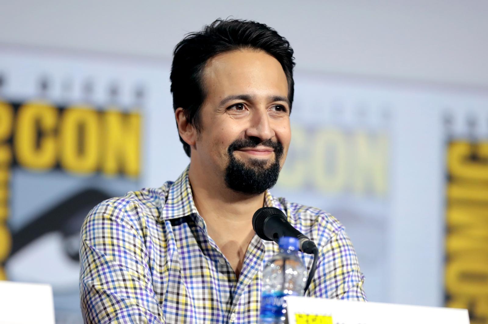 "Hamilton" Donará Ganancias de Función a Servicios Inmigrantes