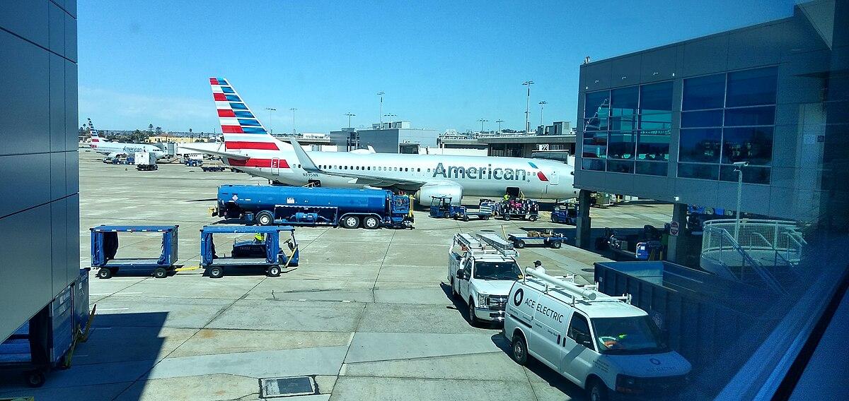 La FAA reduce tráfico en 40 aeropuertos ante crisis operativa