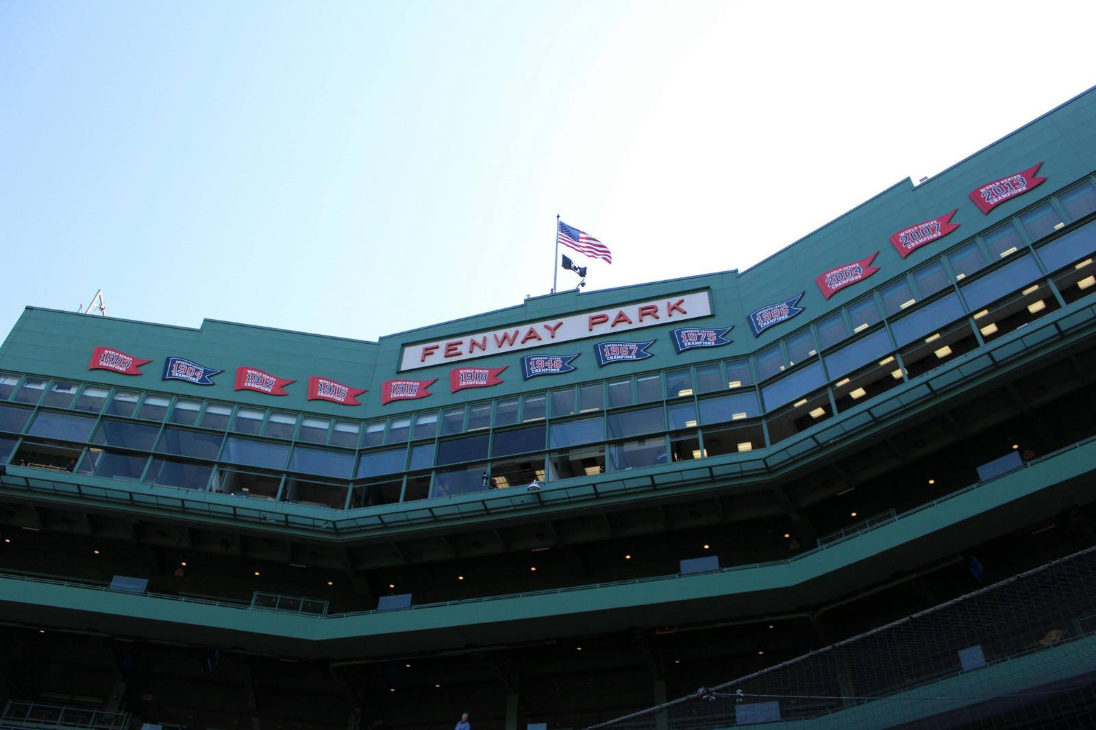Shakira—Concierto Cancelado y Corazones Rotos en Fenway