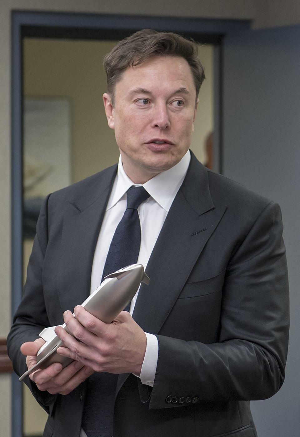 Tesla premia a Elon Musk con $29 mil millones en acciones