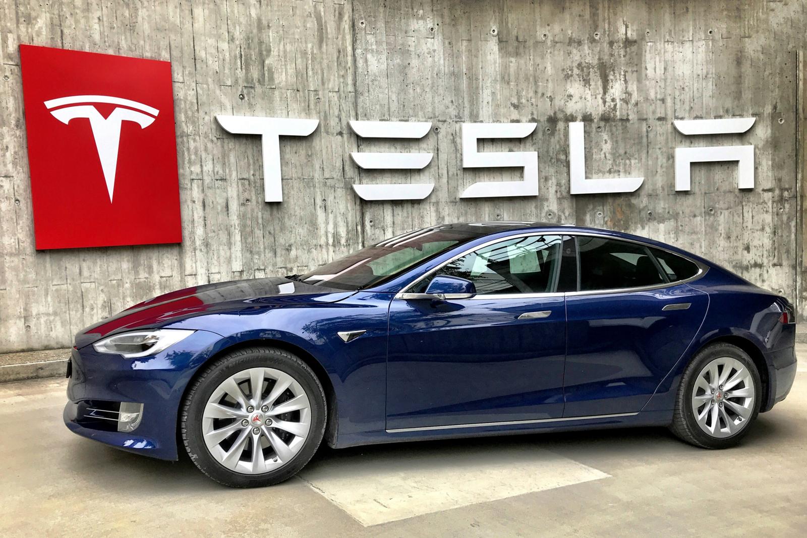 Tesla Stocks se Enfrentan a Caídas