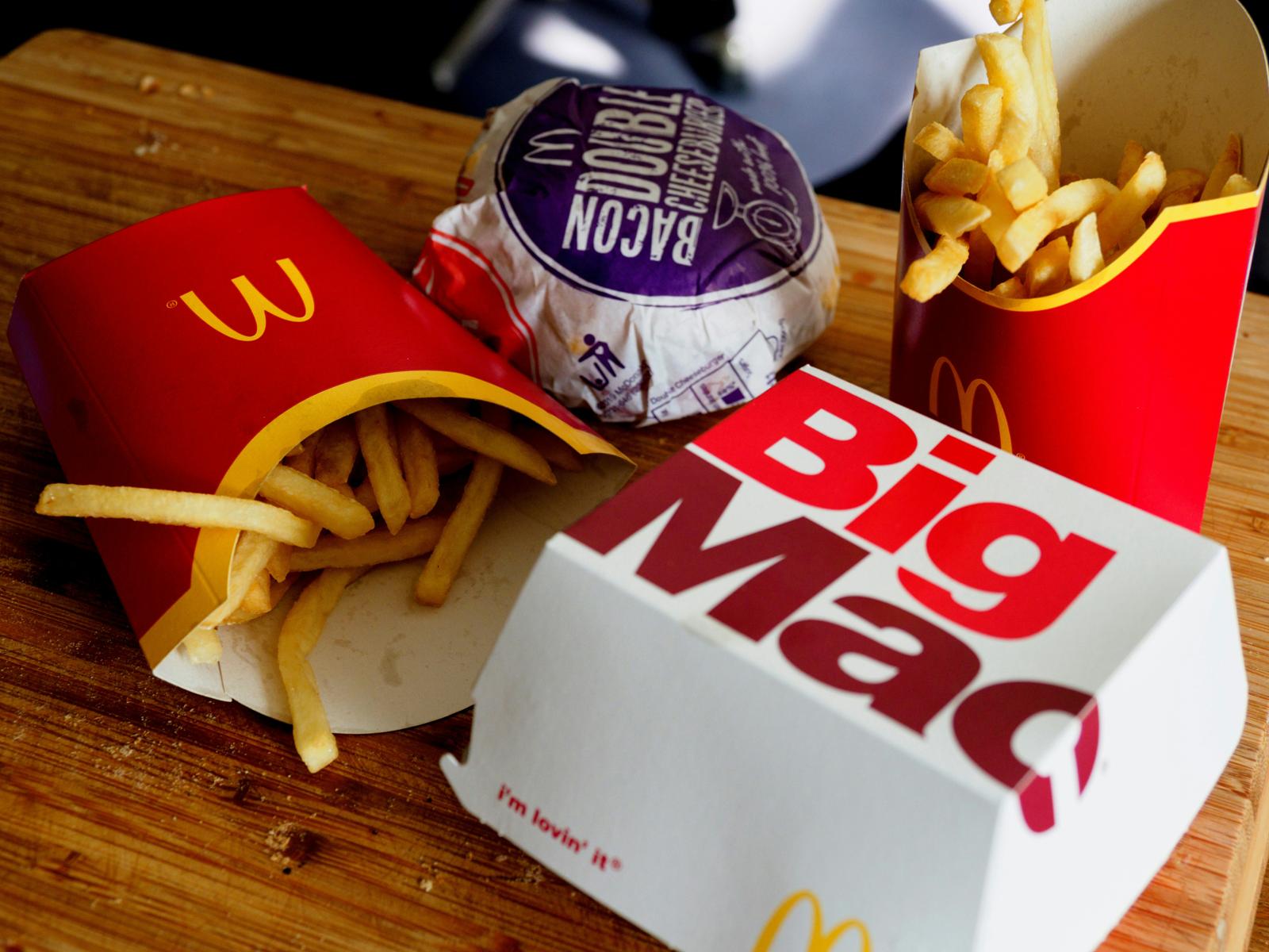 Septiembre: McDonald's baja precios y desafía a la competencia