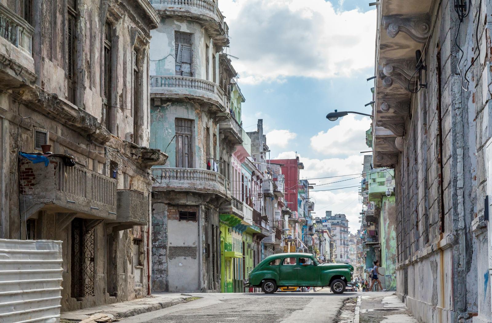 Cuba califica de 'infame' el veto de viajes y sanciones de Trump
