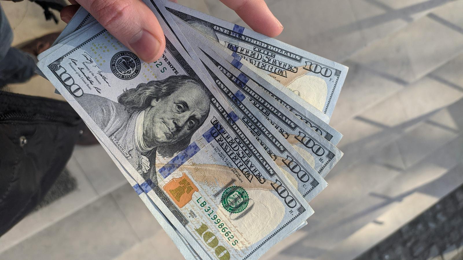 Economía: Sube la inflación y baja el gasto en EE.UU.