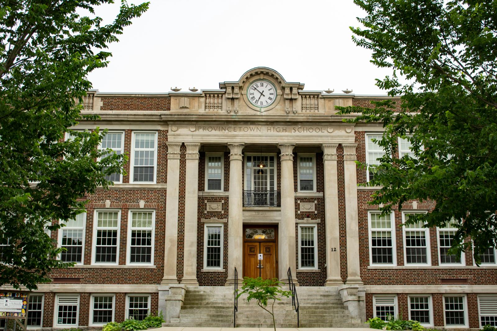 Caída de estudiantes internacionales golpea a Massachusetts