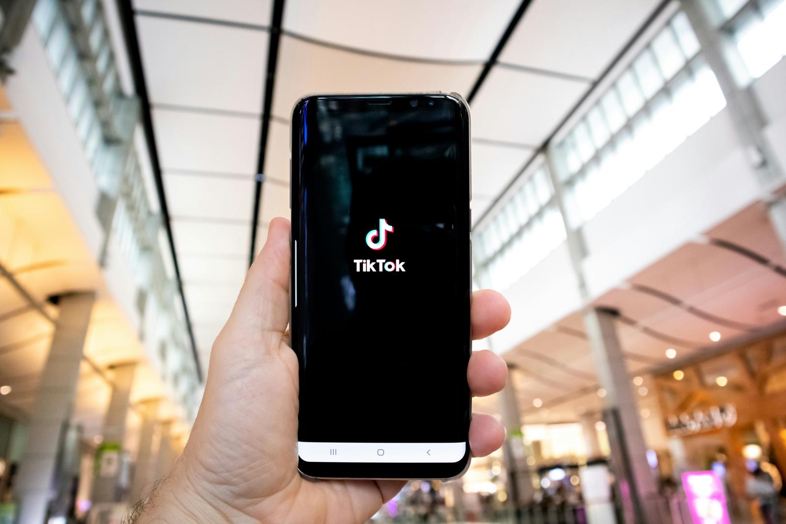 "Me deben una": Trump habla a jóvenes en TikTok tras salvar app