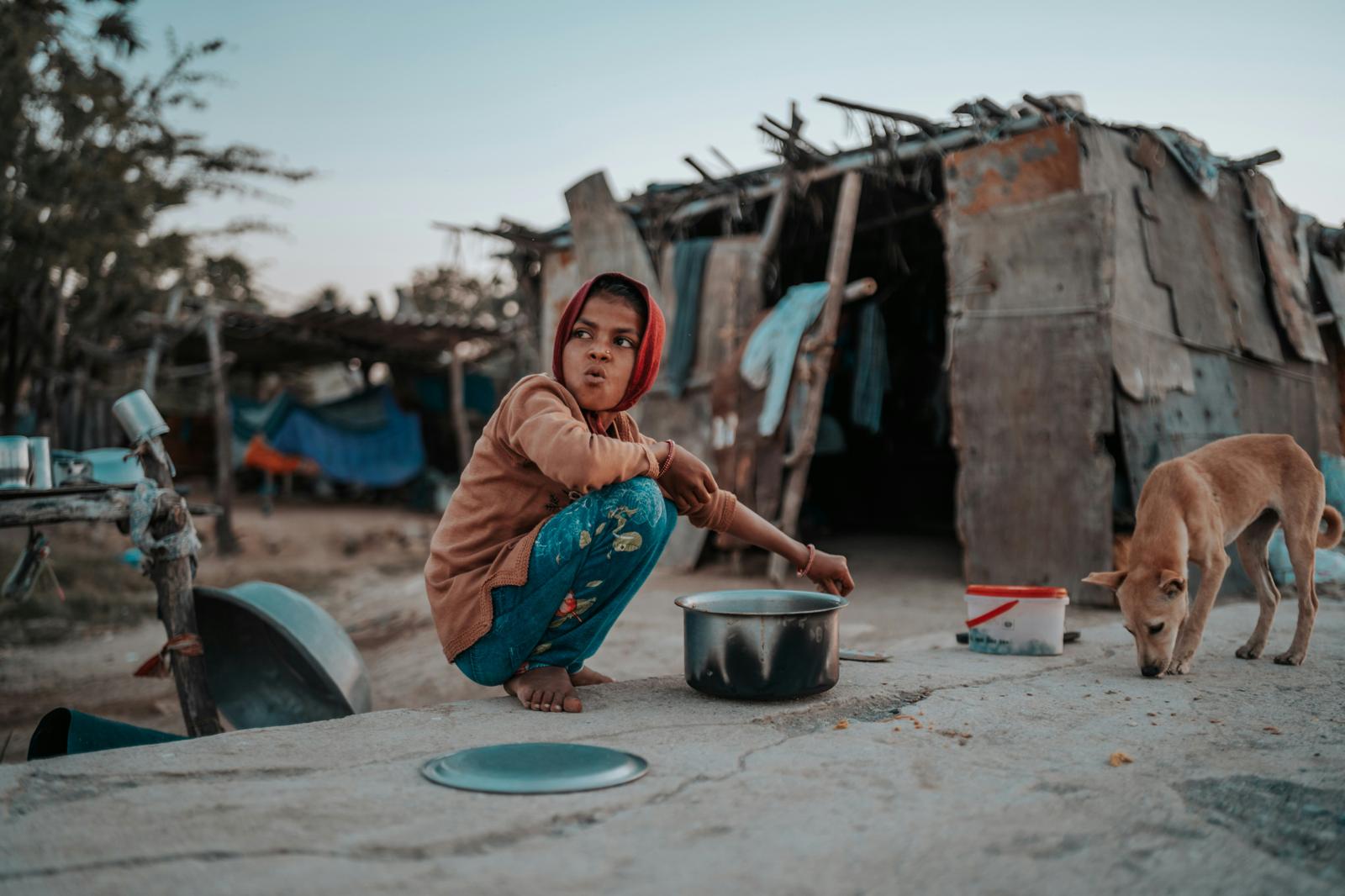 Gaza recibe ayuda alimentaria mientras los ataques continúan