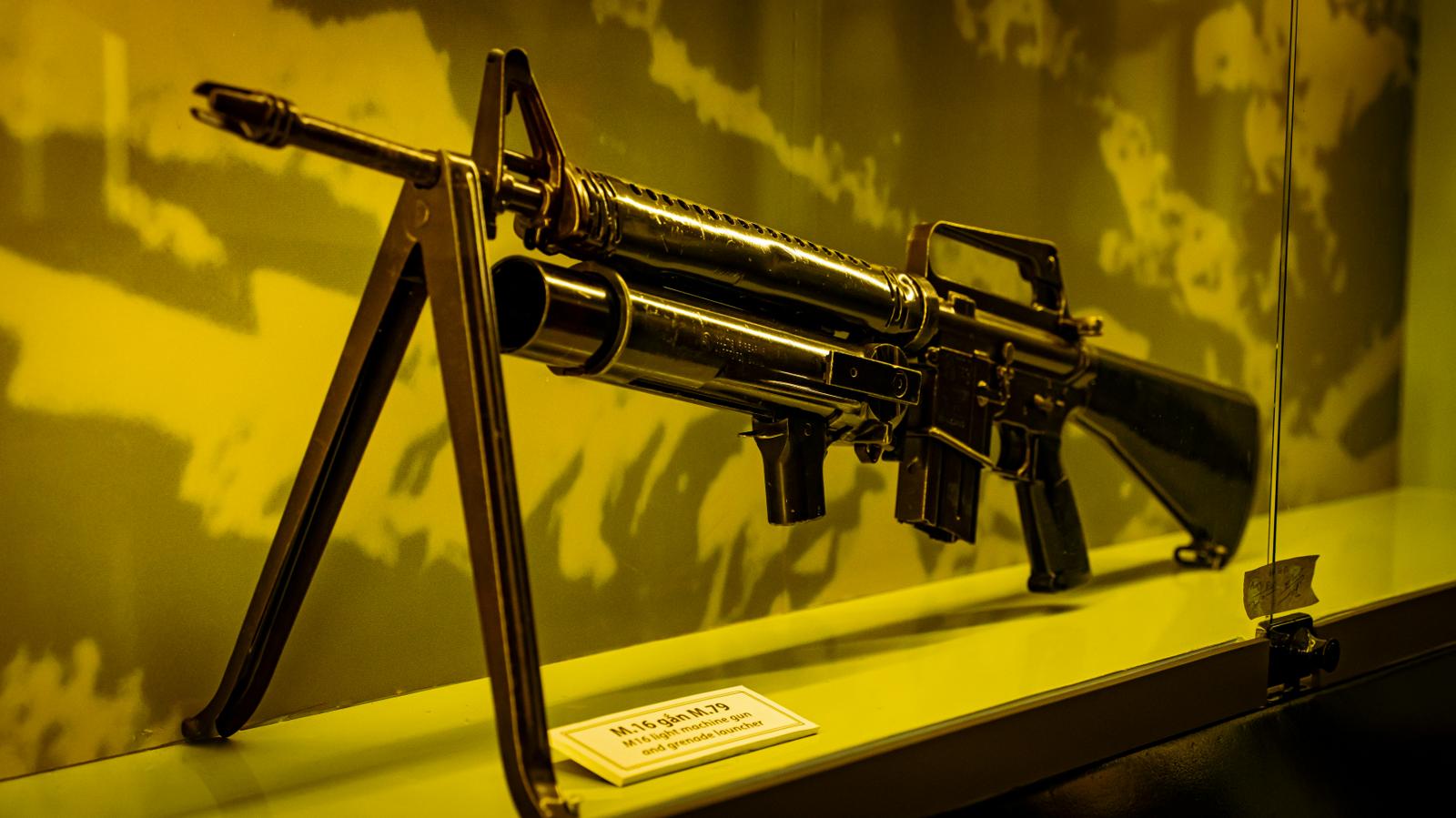 Mientras el mundo se divide, las armas unen a los mercados