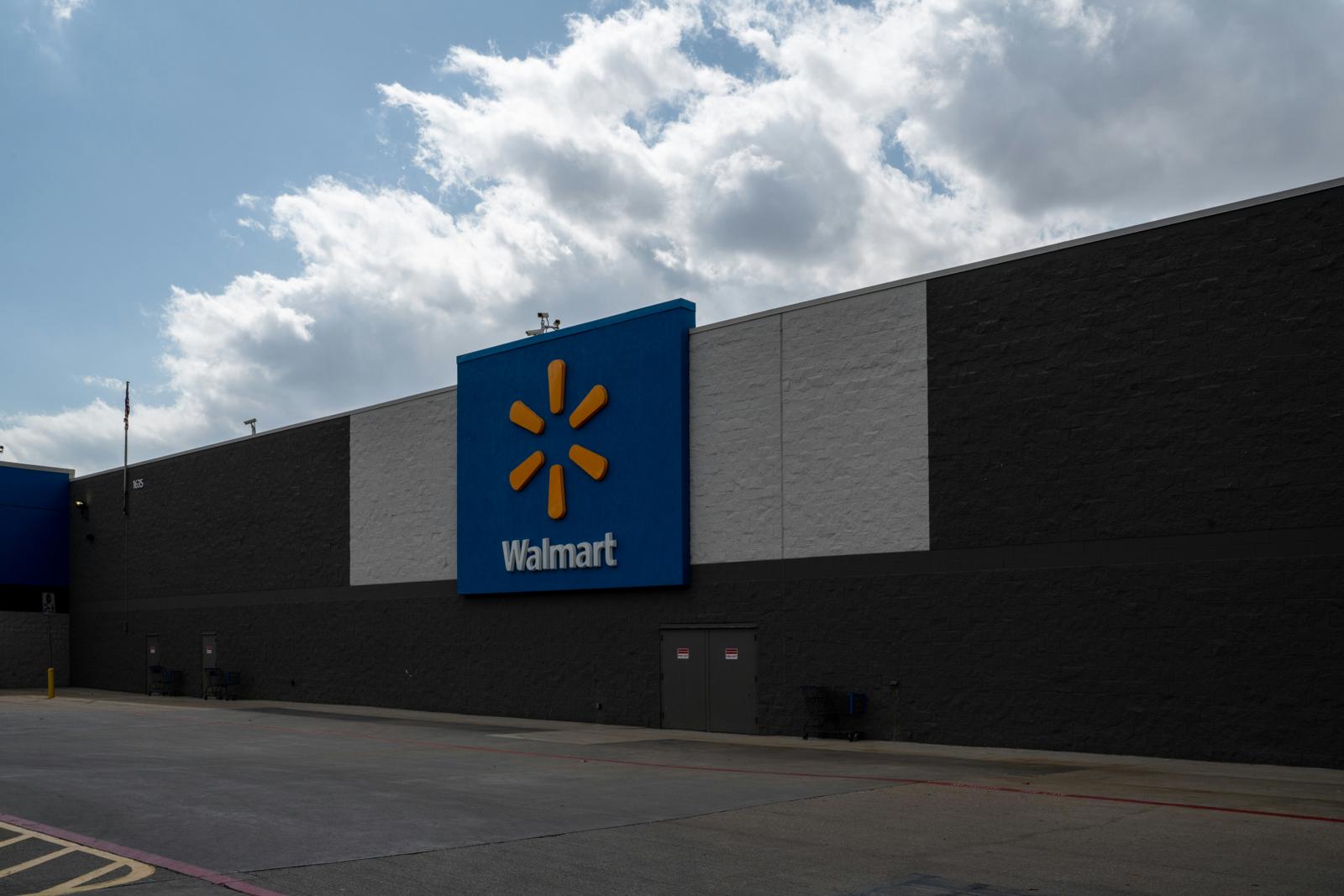 Apuñalamiento en Walmart deja 11 heridos en Michigan