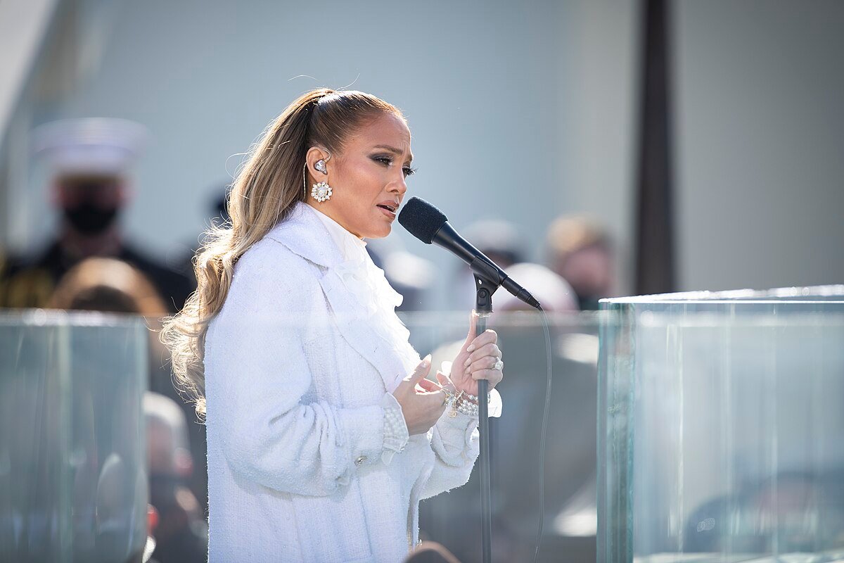 JLo: “El mundo entero es ahora el mercado de los artistas latinos”
