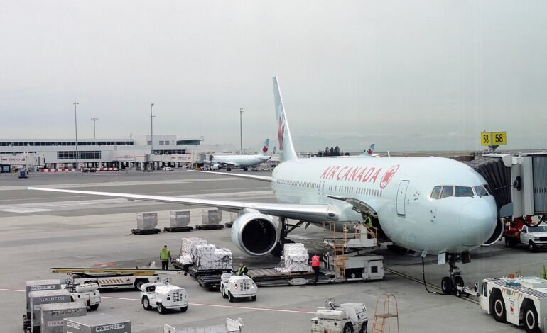 Acuerdo provisional pone fin a huelga de tripulantes en Air Canada