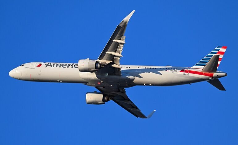 Auxiliar de vuelo condenado por grabar a niñas en baños del avión