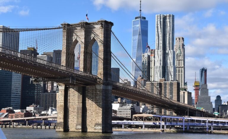 Buque Cuauhtemoc Choca contra Puente En Nueva York