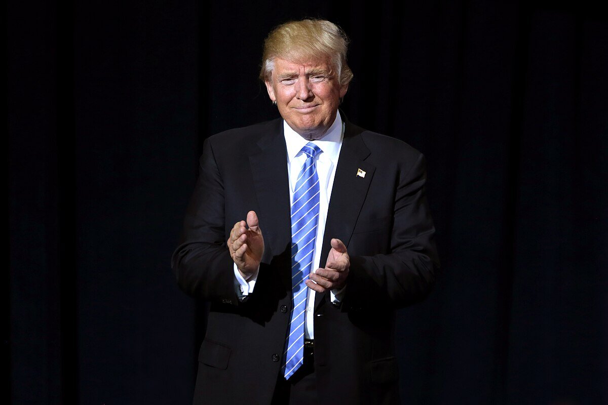 Reino Unido recibe a Trump con banquete real y reuniones