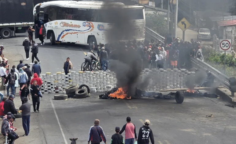 Ecuador decreta estado de excepción por paro de transportistas