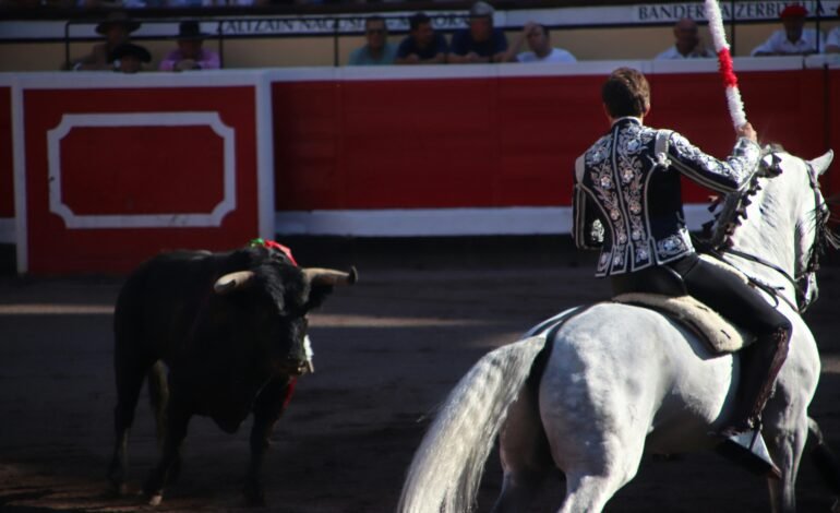 Legislación histórica: Ciudad de México Prohíbe las Corridas de Toros Violentas