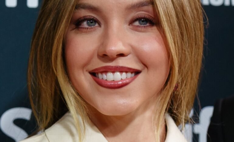 Sydney Sweeney: Campaña de Moda Inicia Debates Eugenésicos