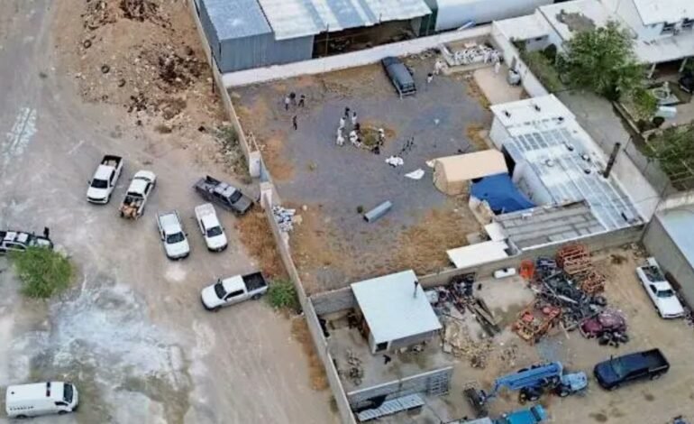 Hallan 383 cuerpos apilados en crematorio de Juárez, México
