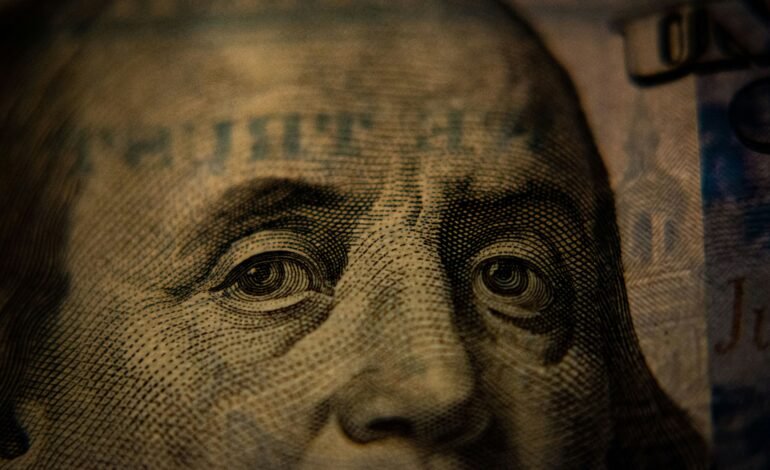 Economía: EE.UU. entre aranceles altos y un dólar debilitado