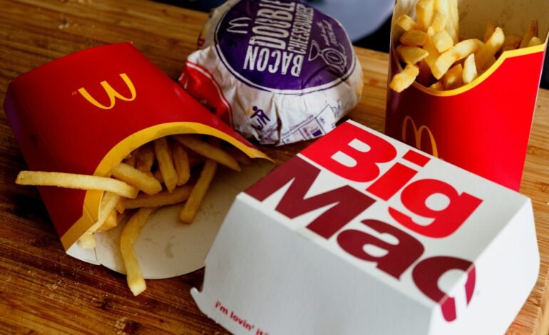 Septiembre: McDonald’s baja precios y desafía a la competencia