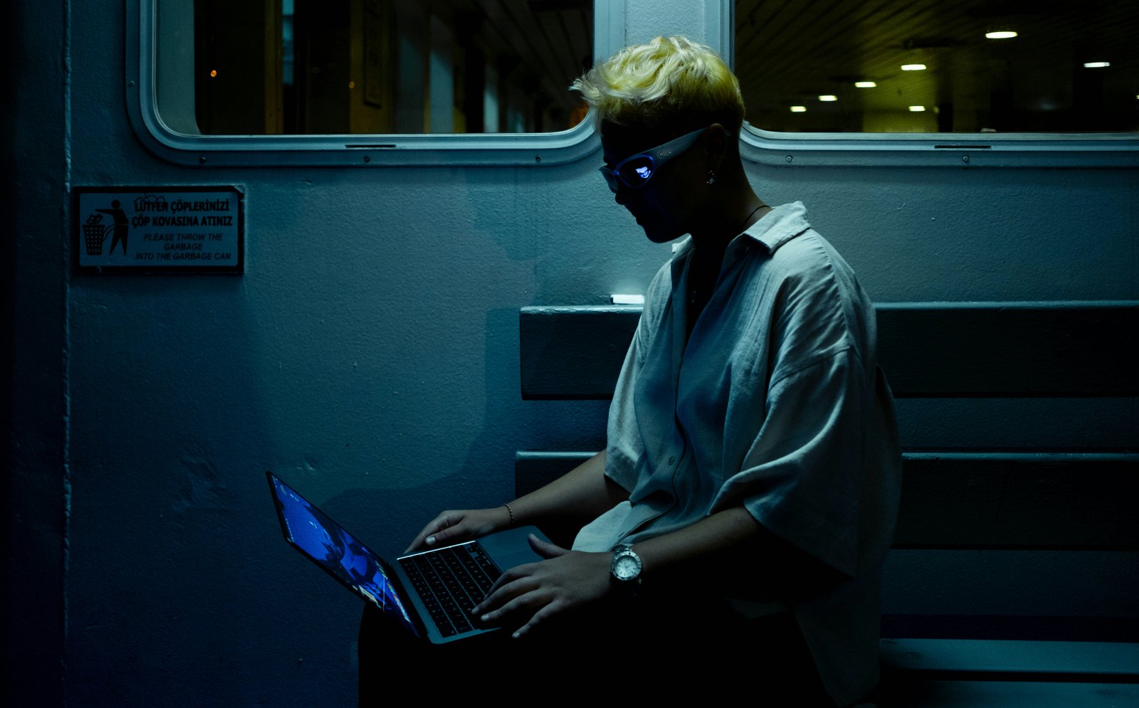 EE.UU. desmantela red internacional de estafadores digitales