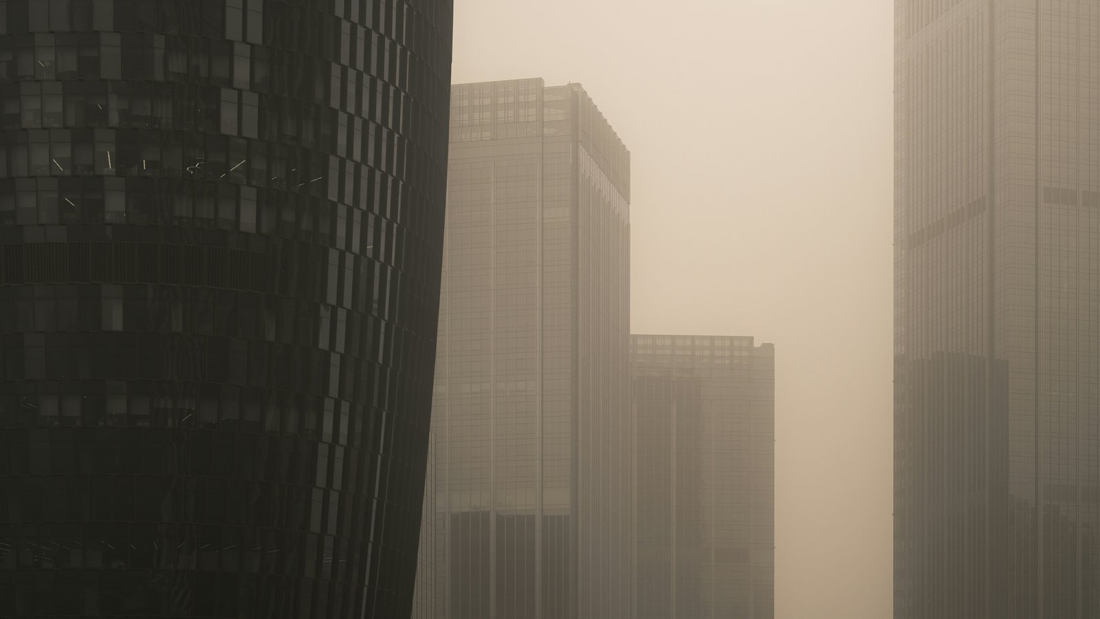 Tormenta de arena excepcional cubre ciudades del sur de Perú
