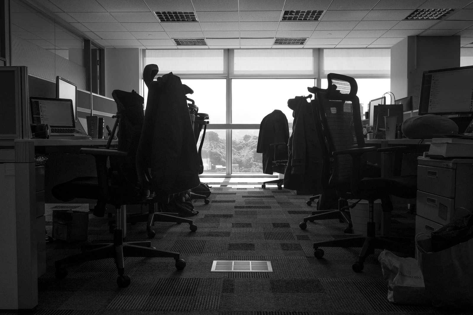 1300 empleados le dicen adiós al gobierno de EE.UU.