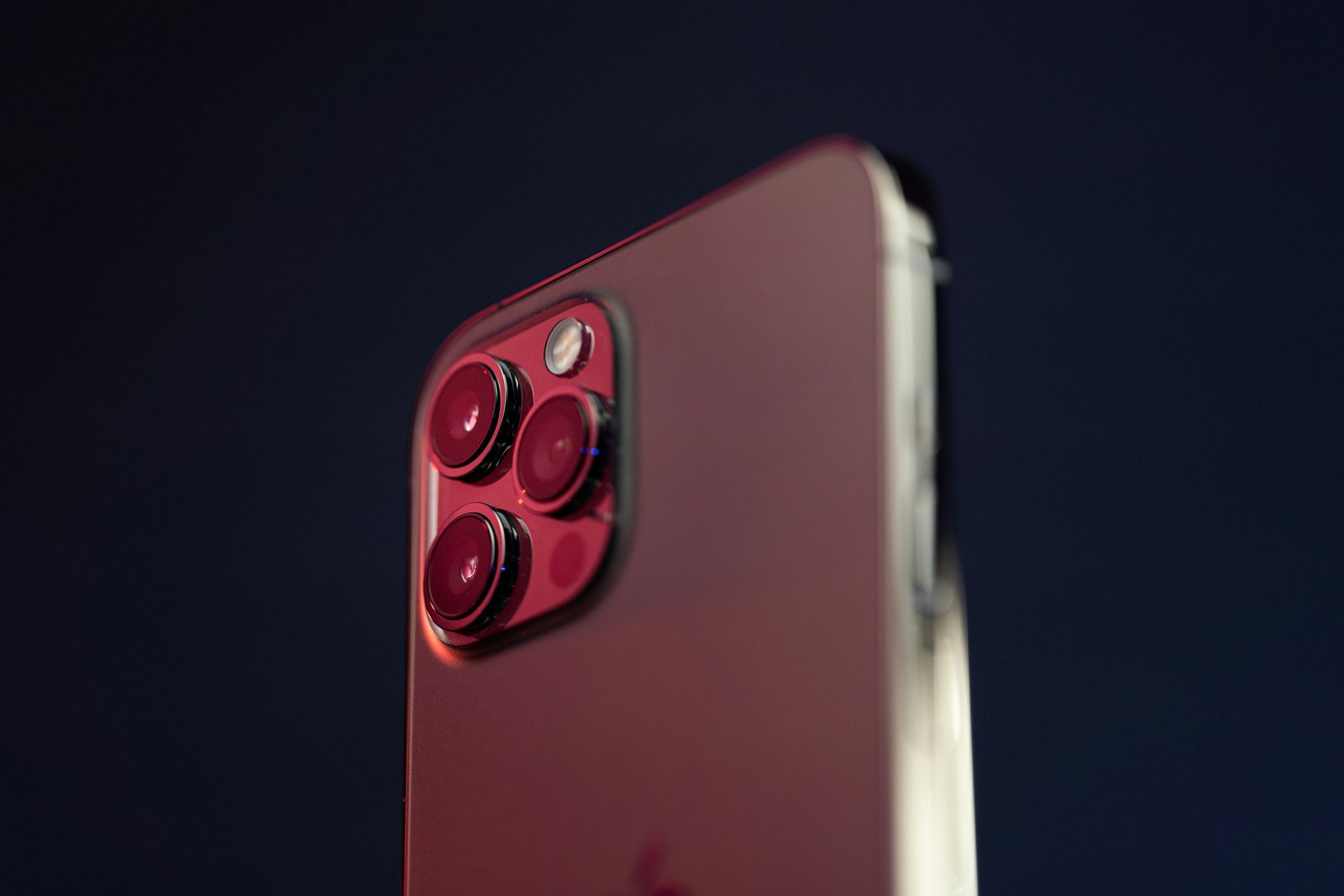 Apple desafía aranceles y mantiene precios al lanzar el iPhone 17
